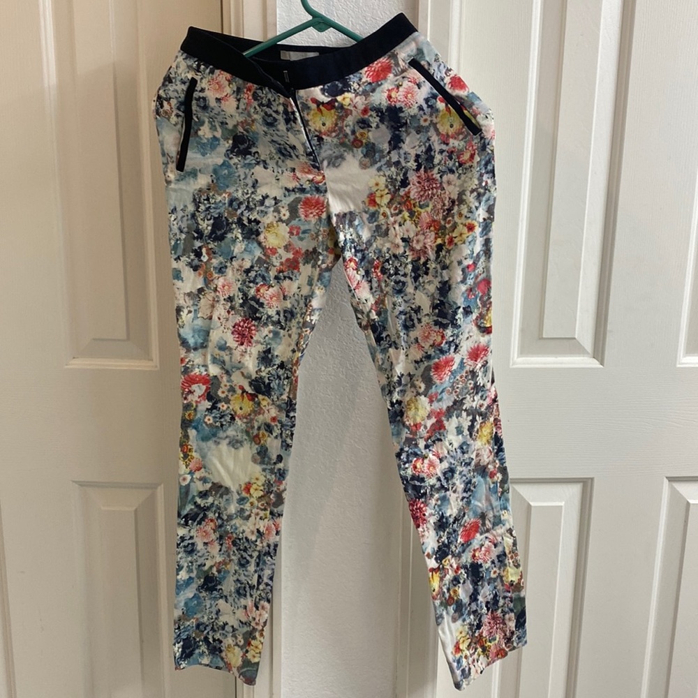H&M flattering floral pant. Size 2.